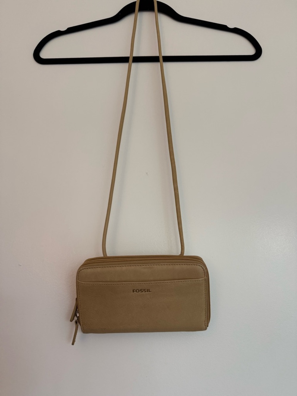 Fossil Small Crossbody Wallet in Tan